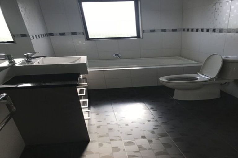 Photo of property in 15 Chadwick Place, Rototuna North, Hamilton, 3210