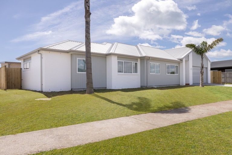 Photo of property in 17 Kohekohe Road, Papamoa Beach, Papamoa, 3118