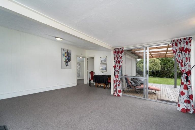 Photo of property in 1 Kempton Street, Greytown, 5712