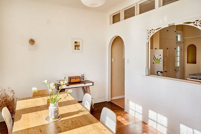 Photo of property in 54 Ferry Road, Days Bay, Lower Hutt, 5013