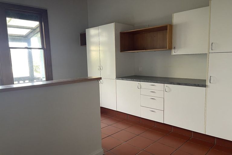 Photo of property in 23 Enfield Road, Hospital Hill, Napier, 4110