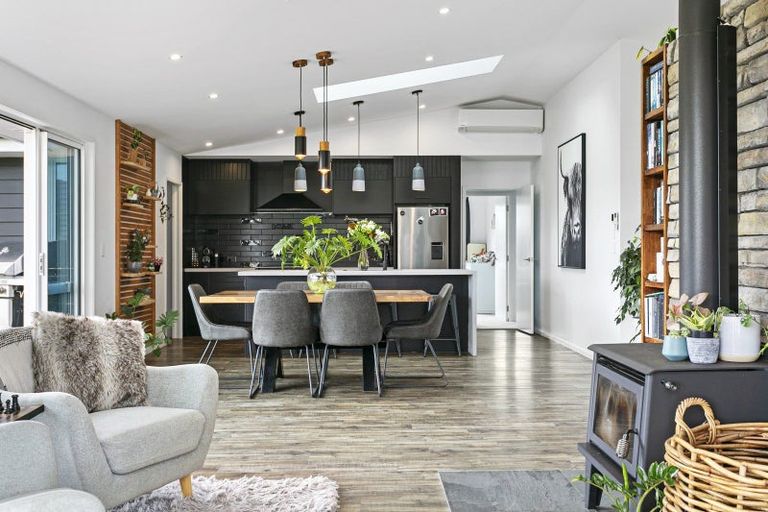 Photo of property in 6 Kahikatea Drive, Kinloch, Taupo, 3377