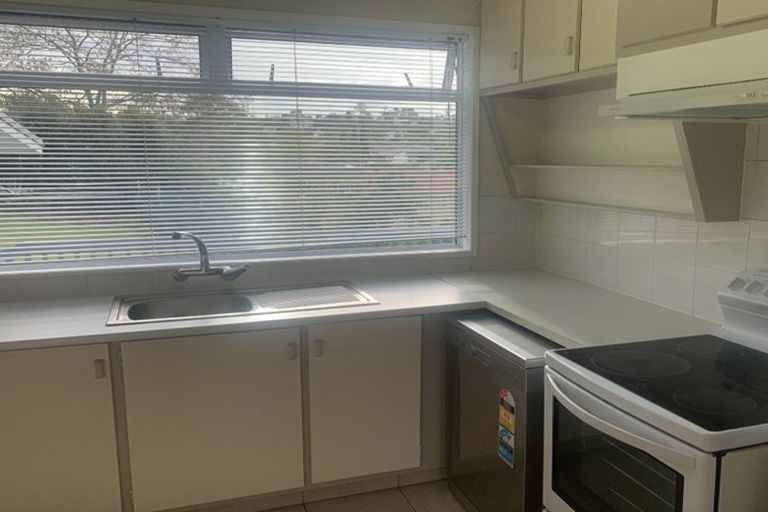 Photo of property in 23 Cockayne Crescent, Sunnynook, Auckland, 0620