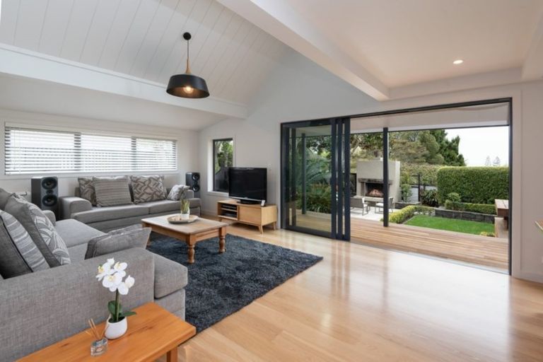 Photo of property in 14 Paparoa Road, Cockle Bay, Auckland, 2014