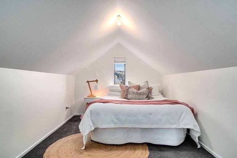 Photo of property in 25 Lookaway Place, Huntsbury, Christchurch, 8022