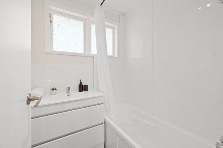 Photo of property in 15 Westlock Road, Koutu, Rotorua, 3010