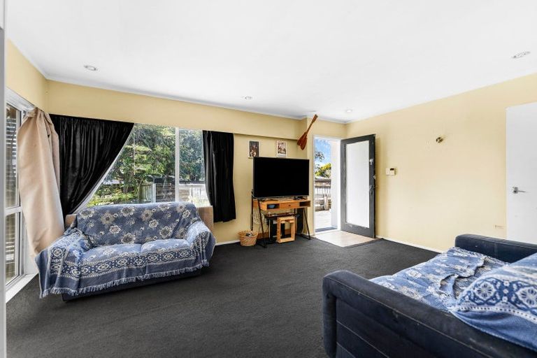 Photo of property in 2/29 Kindergarten Drive, Conifer Grove, Takanini, 2112