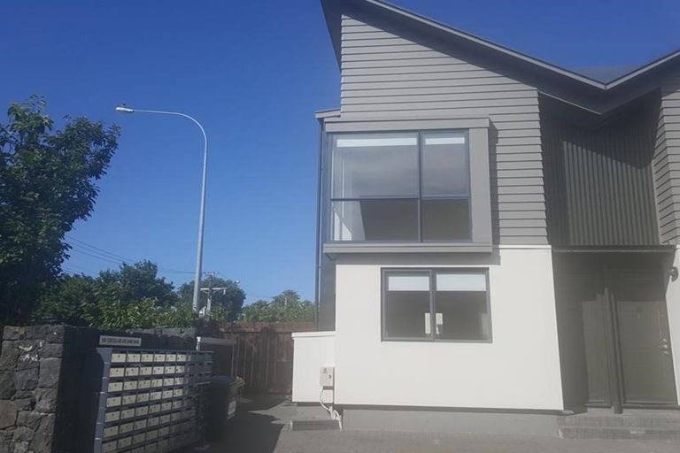 Photo of property in Fern Gardens, 1/51 Ireland Road, Mount Wellington, Auckland, 1060