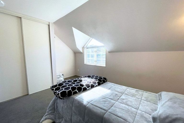 Photo of property in 126 Wiseley Road, West Harbour, Auckland, 0618