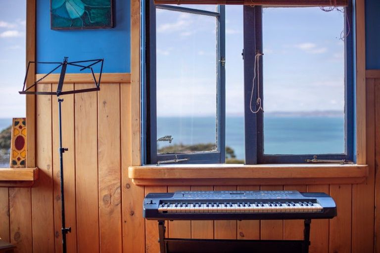 Photo of property in 37 Whaanga Road, Raglan, 3297