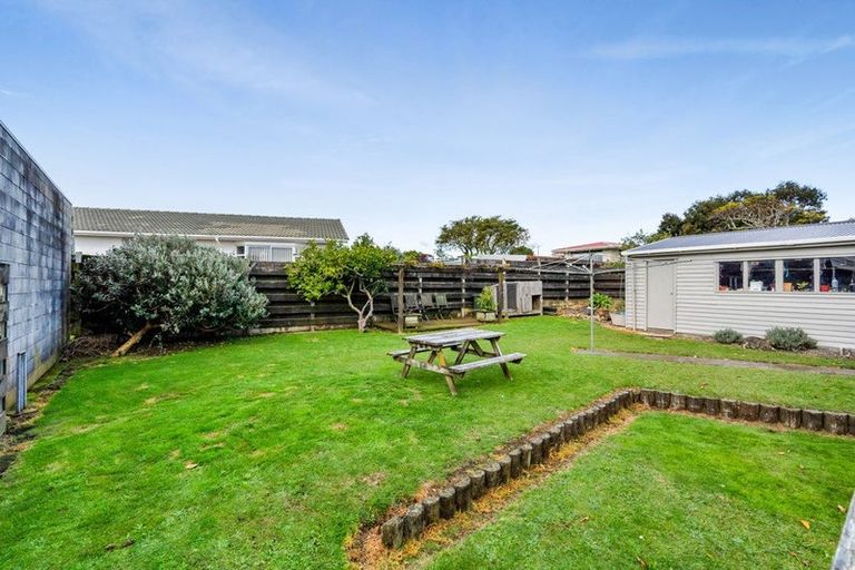 Photo of property in 16 Villa Place, Bell Block, New Plymouth, 4312