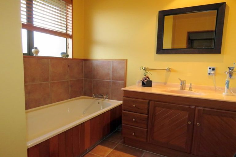 Photo of property in 12 Grove Avenue, Weston, Oamaru, 9401