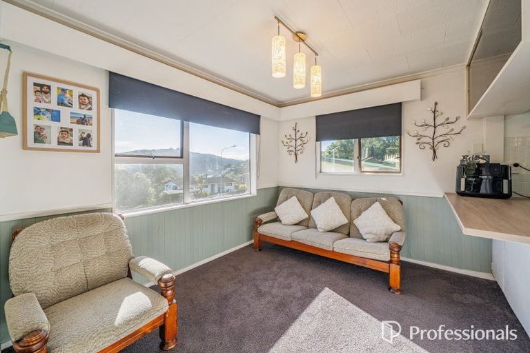 Photo of property in 110 Holborn Drive, Stokes Valley, Lower Hutt, 5019