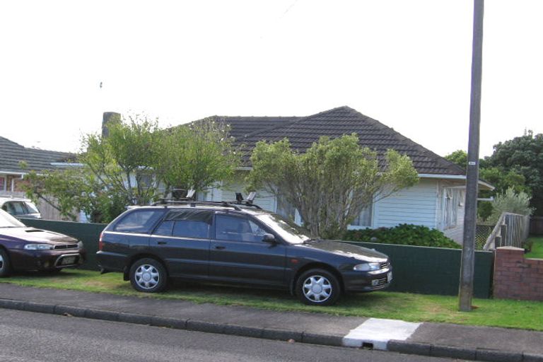 Photo of property in 18 Ward Crescent, Te Atatu Peninsula, Auckland, 0610