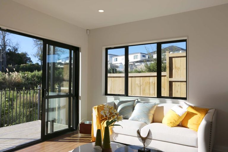 Photo of property in 25 Tannaghmore Drive, Flat Bush, Auckland, 2019