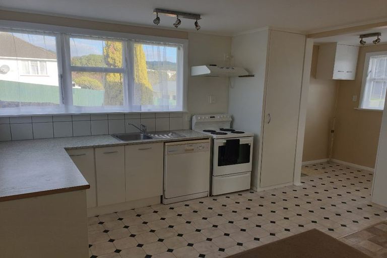 Photo of property in 11a Castor Crescent, Cannons Creek, Porirua, 5024