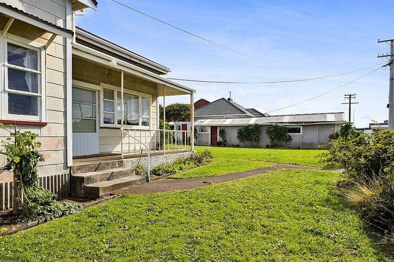 Photo of property in 6 Lincoln Street, Patea, 4520