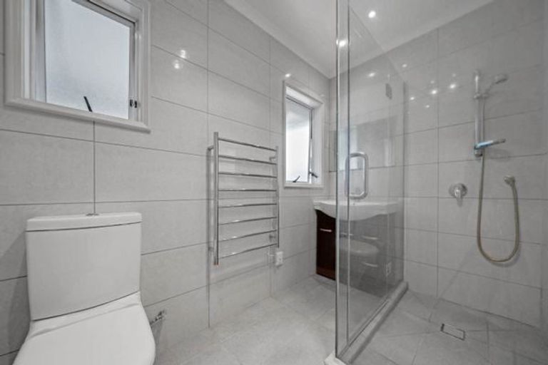 Photo of property in 54 Edgewater Drive, Pakuranga, Auckland, 2010