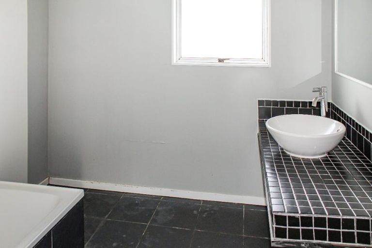 Photo of property in 15 Kaimanawa Street, Kelvin Grove, Palmerston North, 4414