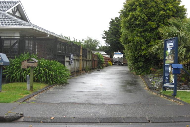 Photo of property in 10 Joanne Place, Rosehill, Papakura, 2113