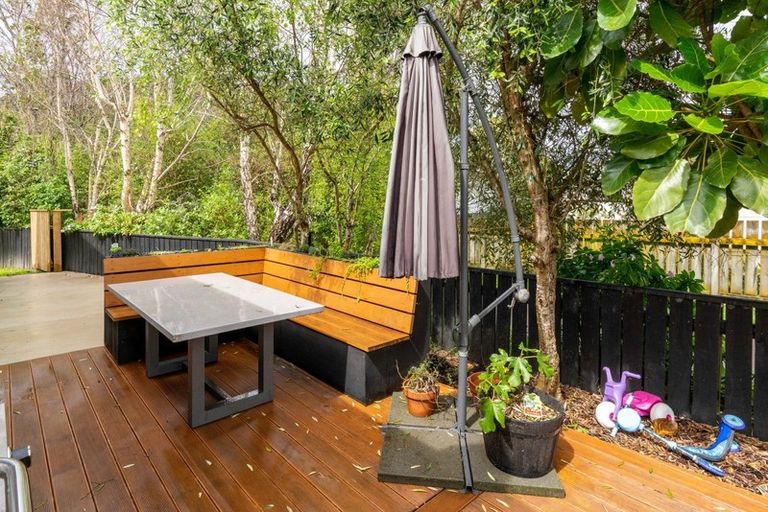 Photo of property in 28 Buckley Grove, Paraparaumu, 5032