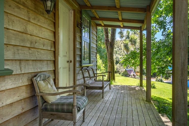 Photo of property in 342 Le Bons Bay Road, Le Bons Bay, Akaroa, 7583