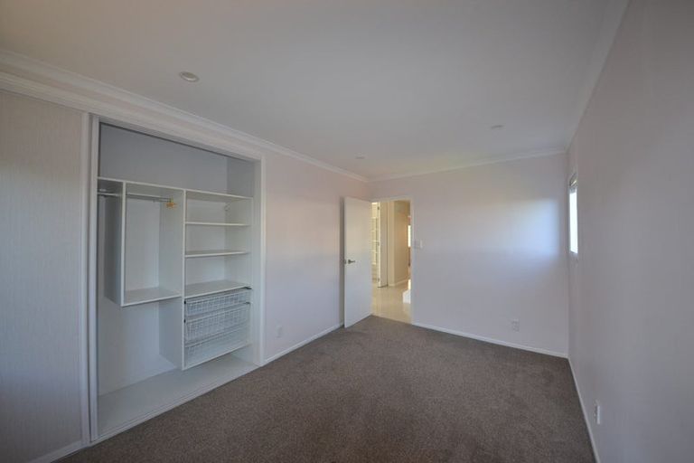Photo of property in 2/42 Aberdeen Road, Campbells Bay, Auckland, 0620