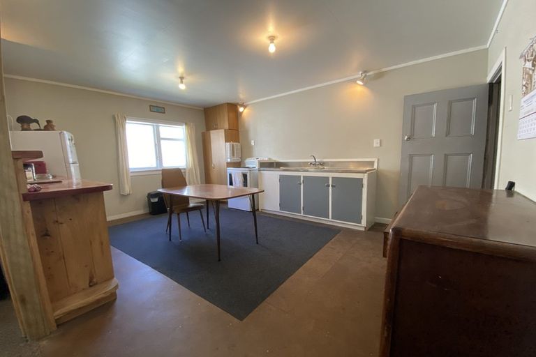 Photo of property in 96 Bridge Street, Eltham, 4322