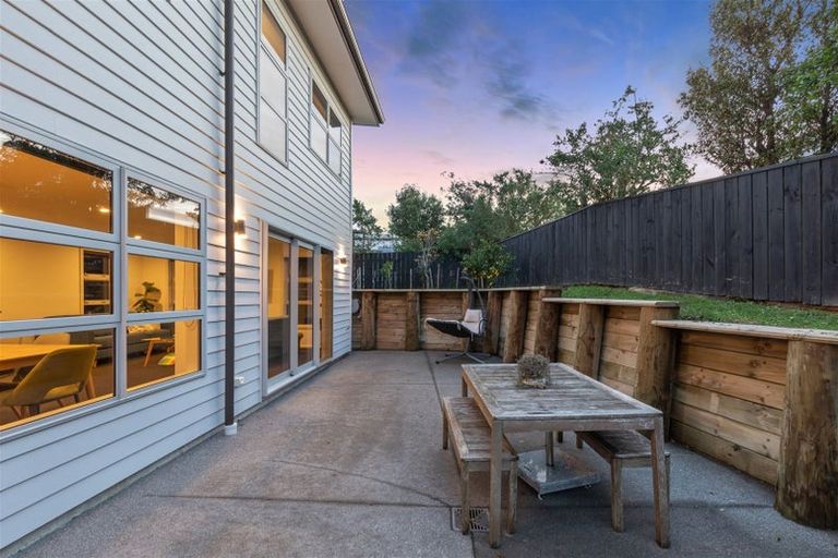 Photo of property in 122a Main Road, Titahi Bay, Porirua, 5022