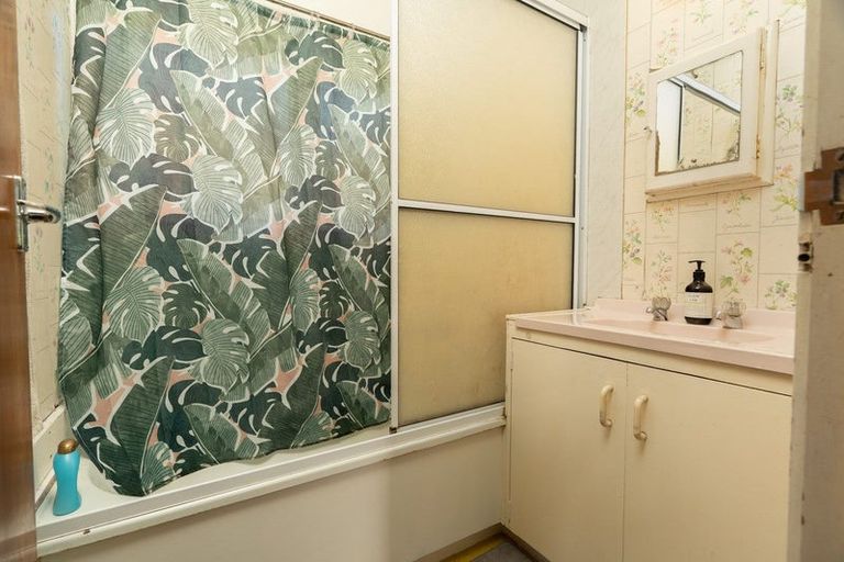 Photo of property in 53 Ogle Crescent, Te Kamo, Whangarei, 0112