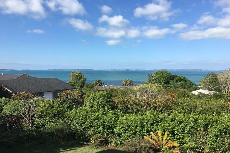 Photo of property in 1a Burford Place, Mellons Bay, Auckland, 2014