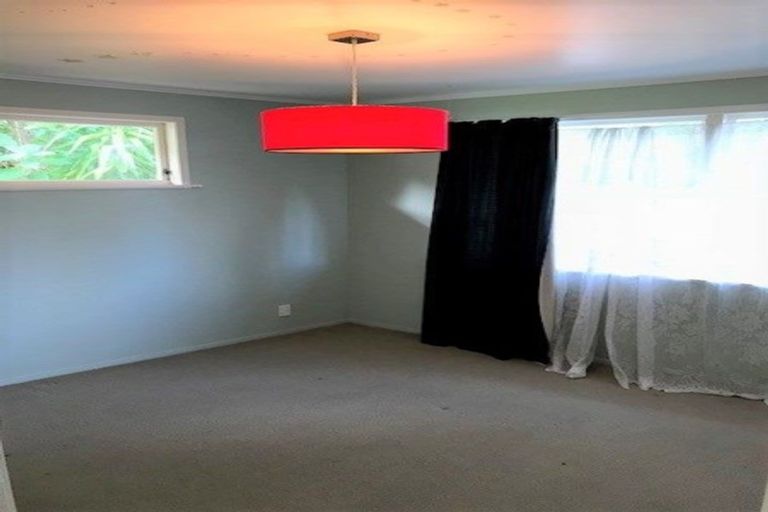 Photo of property in 76 Vodanovich Road, Te Atatu South, Auckland, 0610