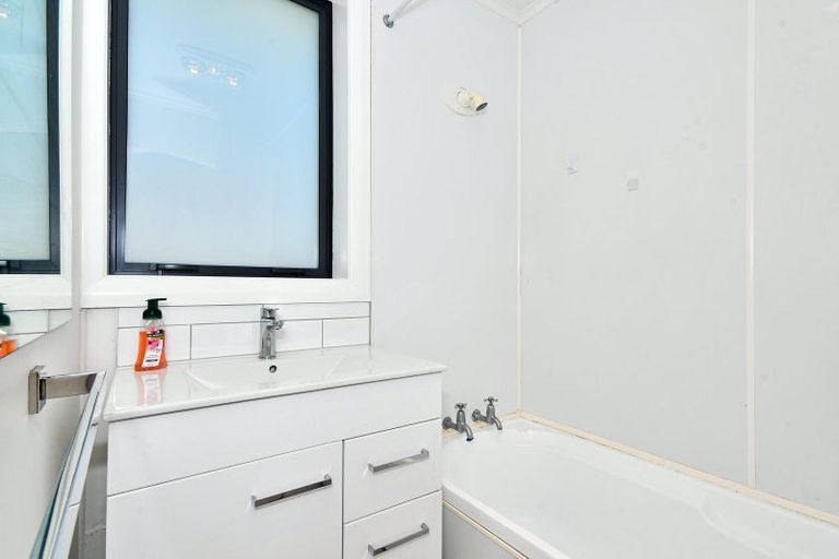 Photo of property in 4 Kohekohe Street, Meremere, Mercer, 2474