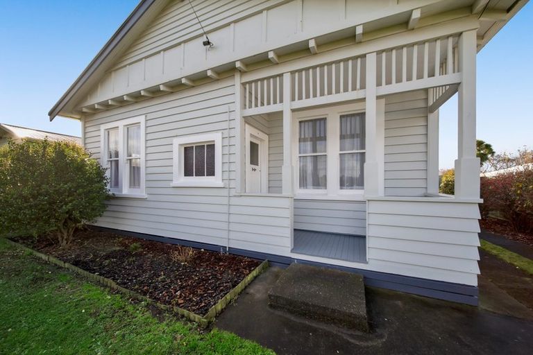 Photo of property in 10 Burns Street, Hawera, 4610