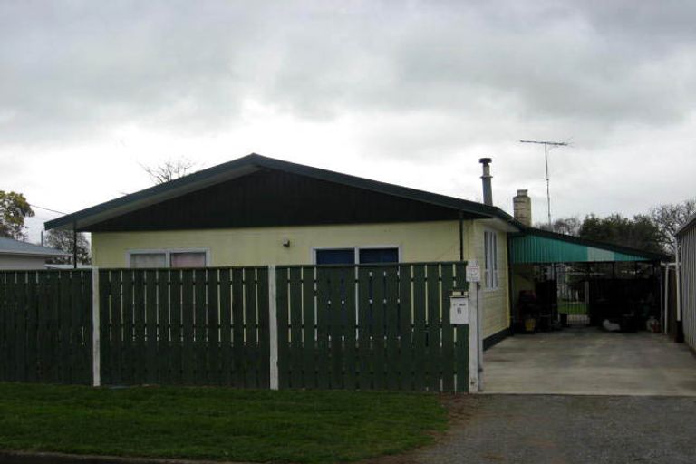 Photo of property in 2 Philip Street, Carterton, 5713