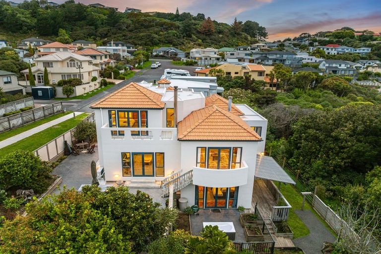 Photo of property in 11 Glengavel Grove, Papakowhai, Porirua, 5024