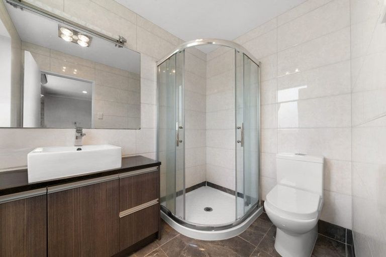 Photo of property in 51 Mt Lebanon Crescent, The Gardens, Auckland, 2105