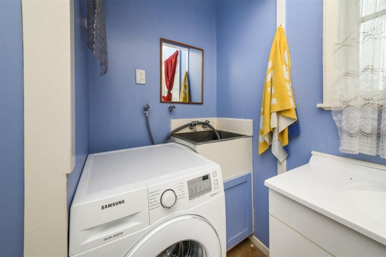 Photo of property in 11 Rira Street, Marton, 4710