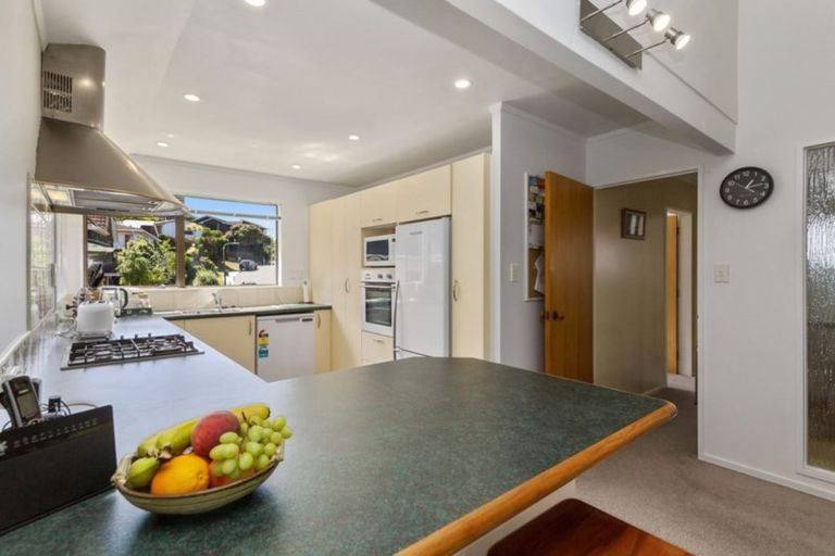 Photo of property in 14 Cullen Place, Tawa, Wellington, 5028