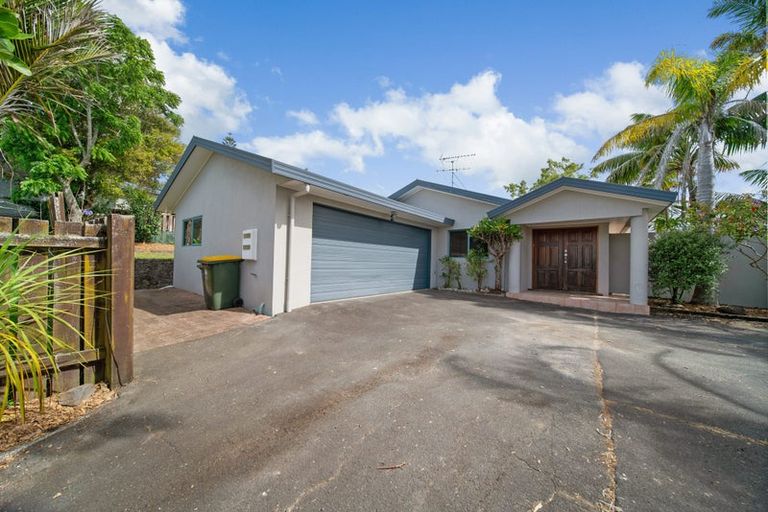 Photo of property in 89 Evelyn Road, Cockle Bay, Auckland, 2014
