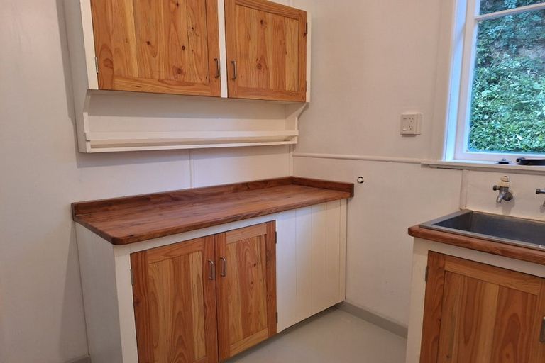 Photo of property in 39 Chaucer Road, Hospital Hill, Napier, 4110