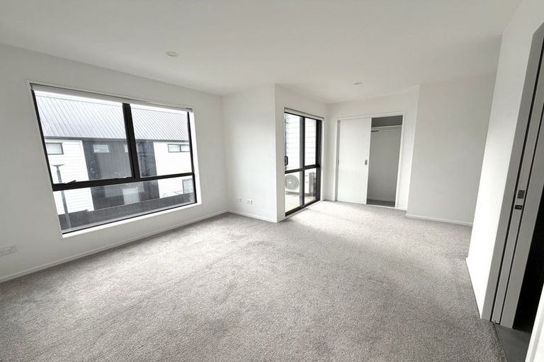 Photo of property in 75 Papatupu Way, Kumeu, 0810