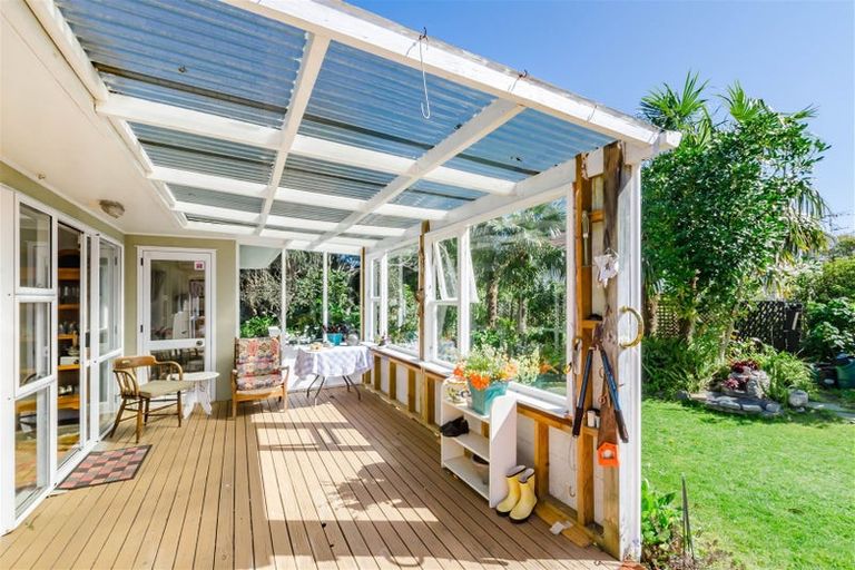 Photo of property in 8a Fleetwood Grove, Waikanae, 5036