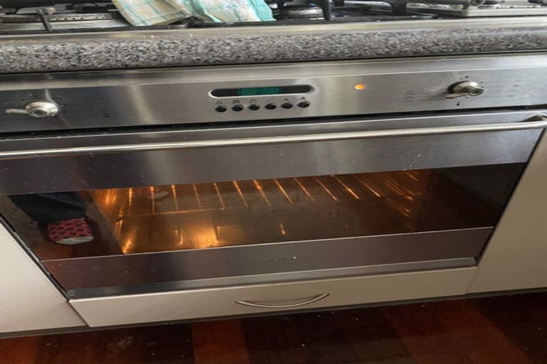 Photo of property in 12 Gifford Grove, Churton Park, Wellington, 6037