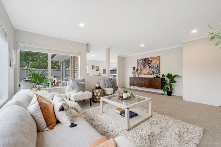 Photo of property in 19 Montecito Place, Golflands, Auckland, 2013