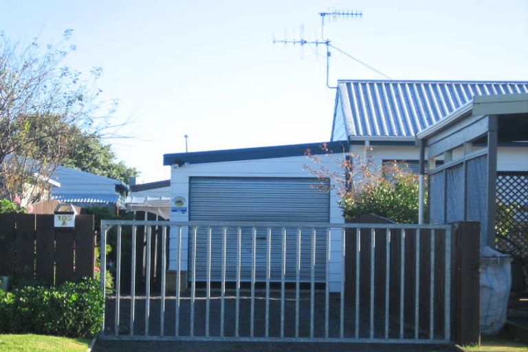 Photo of property in 103a Arawhata Road, Paraparaumu, 5032