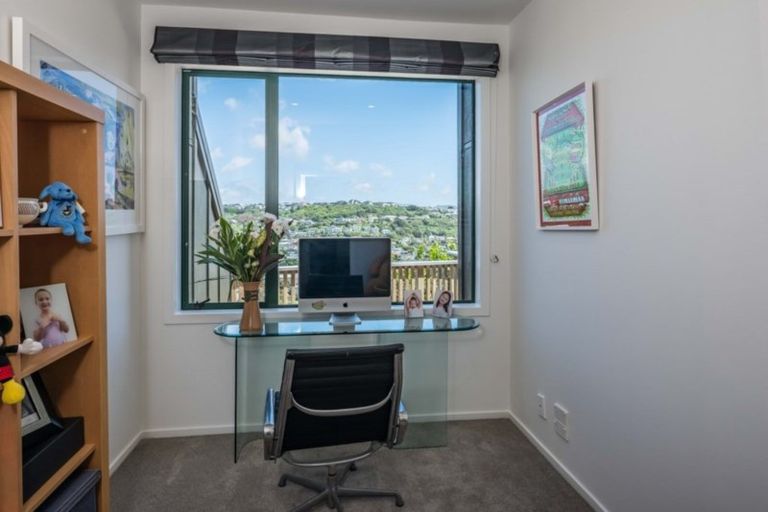 Photo of property in 2/77 Nevay Road, Miramar, Wellington, 6022