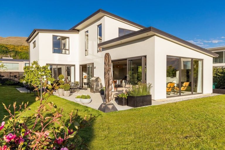 Photo of property in 2 Advance Terrace, Arrowtown, 9302