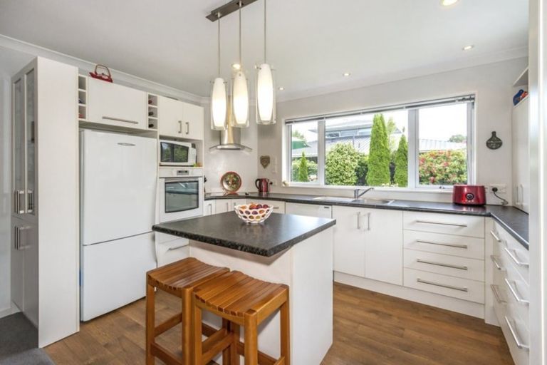 Photo of property in 11 Hanover Place, Ilam, Christchurch, 8041