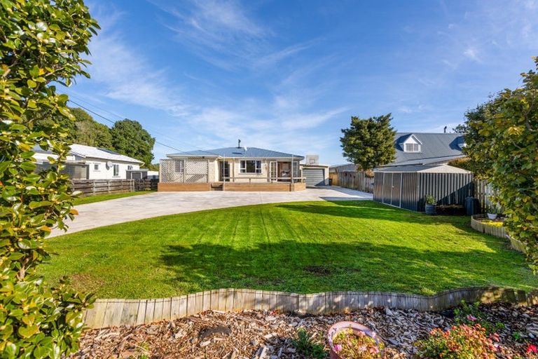 Photo of property in 16 Cumming Street, Okato, 4335